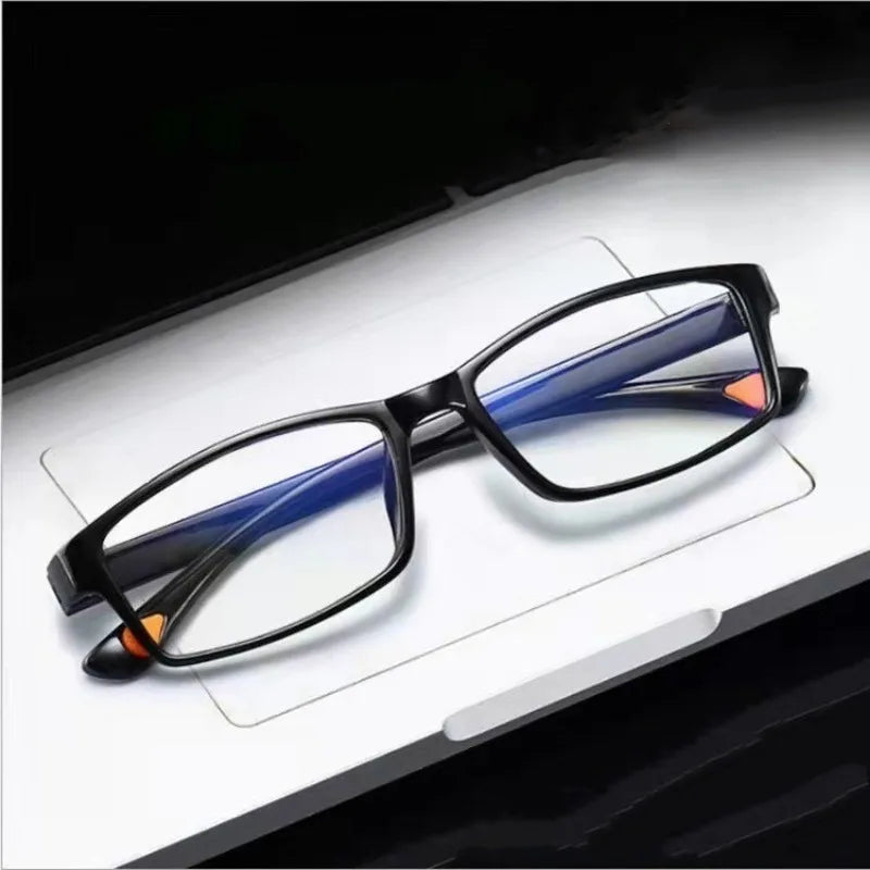 Lightweight anti-blue light reading glasses for men and women, 1.0 to 4.0 strengths

