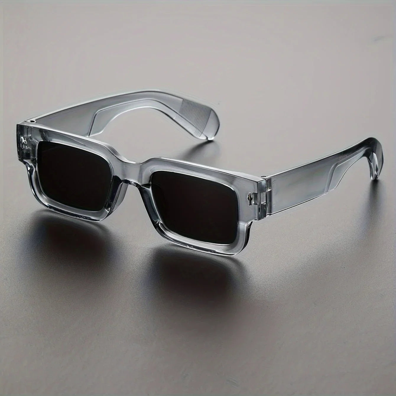 Stylish fashionable outdoor rectangular eyewear with UV-protected polarized lenses

