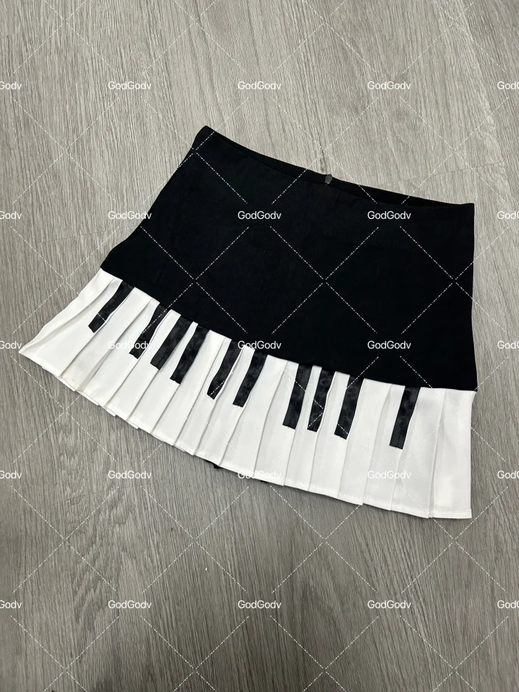 Chic Y2K Mini Skirt in Black and White with Harajuku Korean Style