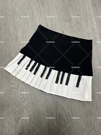 Chic Y2K Mini Skirt in Black and White with Harajuku Korean Style